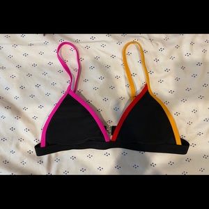 🌺 NEW triangle bikini top 🌺